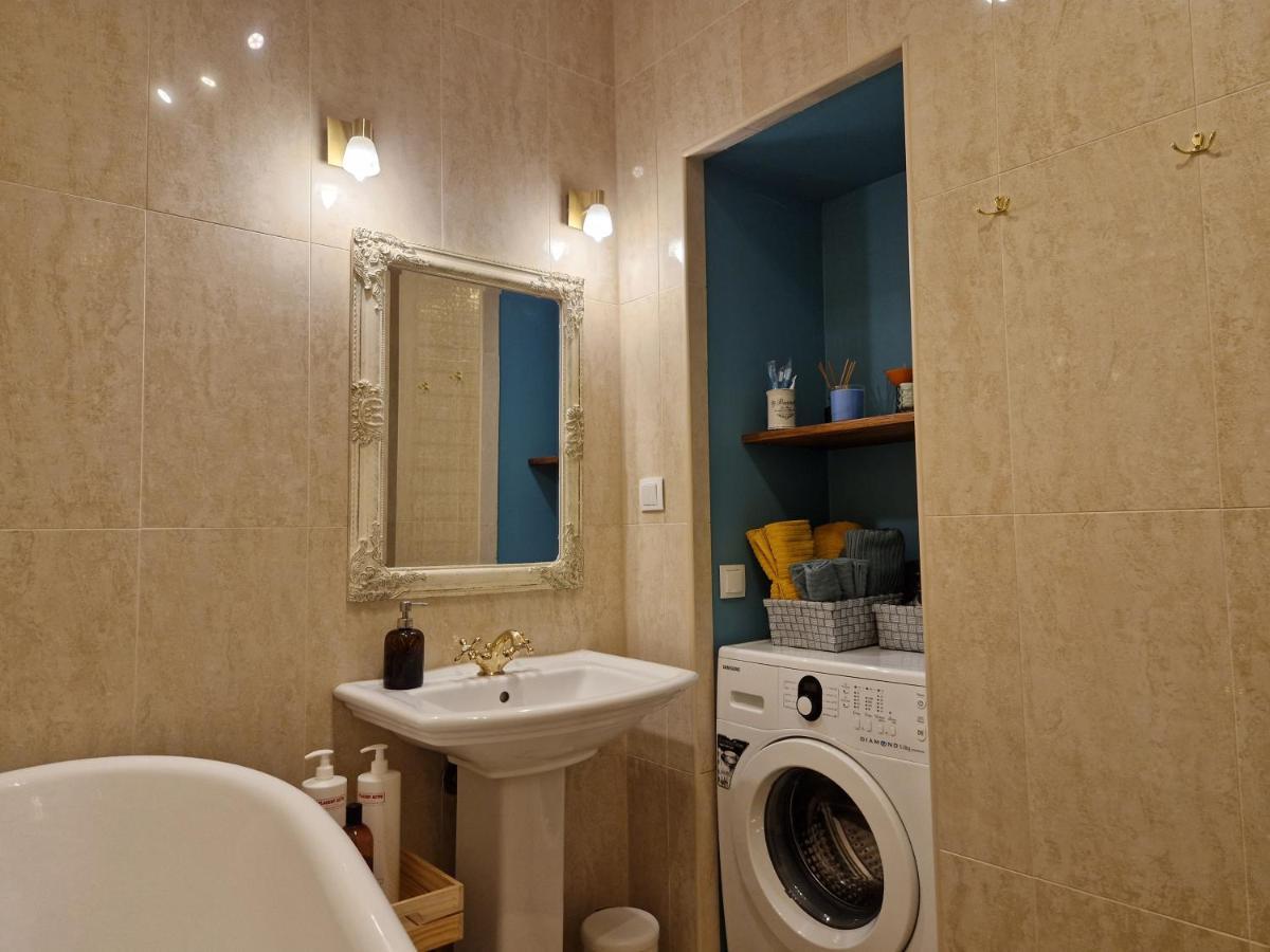 Lovely Apartment In Tallinn Old Town Extérieur photo